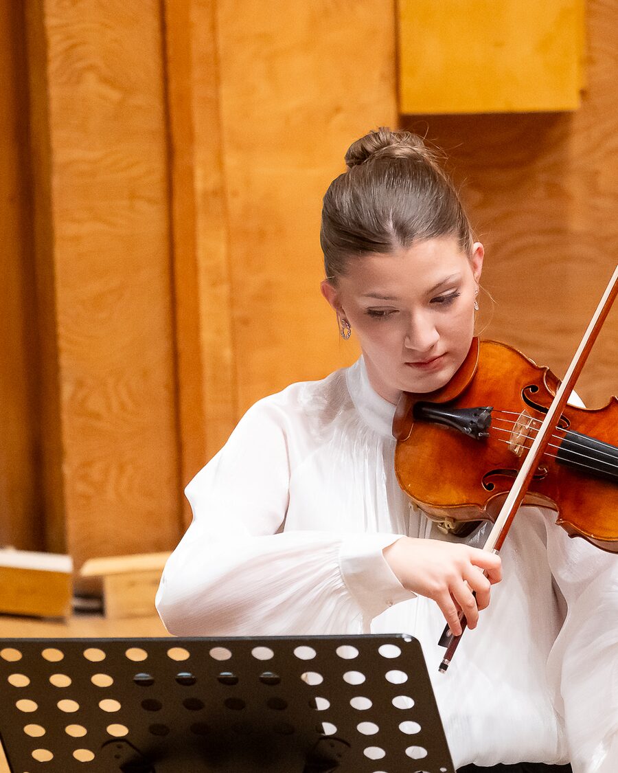 Elizabeth Gekova, violin, performing at Homecoming in Bulgaria Hall